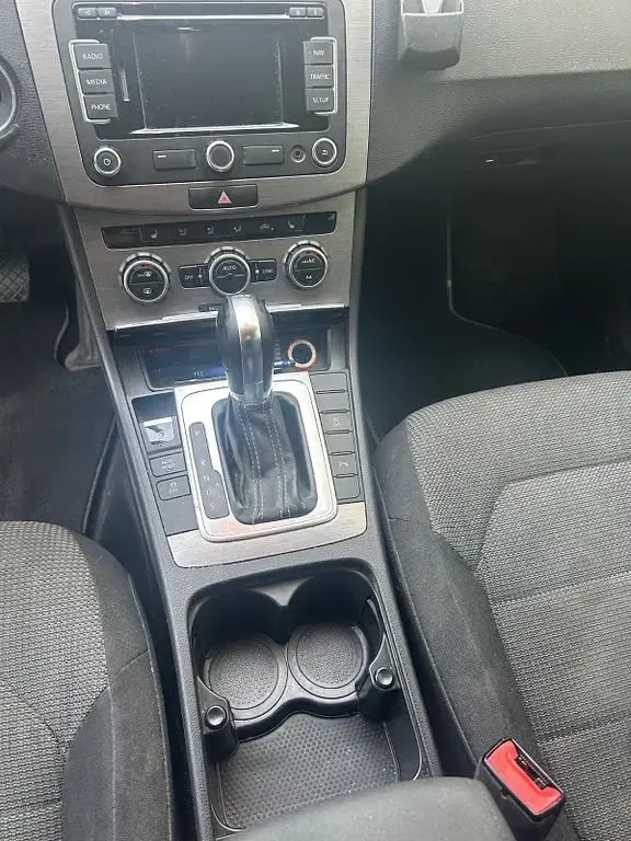 Gebraucht VW Passat Comfortline 140 PS (102 kW) 2014 Schwarz Limousine