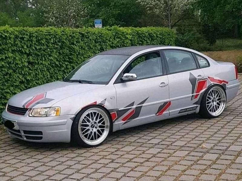 Silber Gebraucht 2000 VW Passat Limousine | 2.900 € (Etwas zu teuer) - Bild 1/4