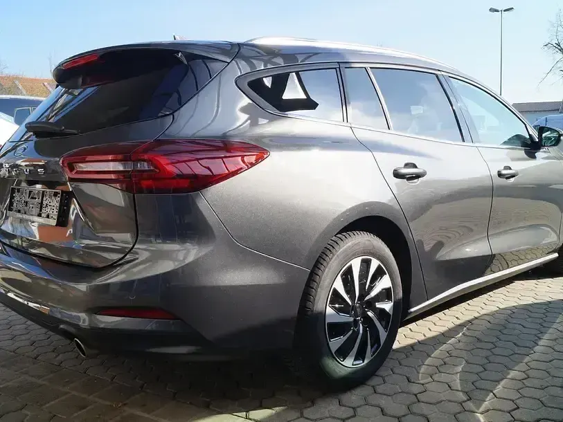 Gebraucht Ford Focus Titanium 155 PS (114 kW) 2025 Grau Kombi