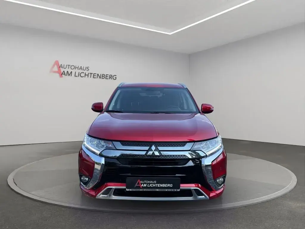 Gebraucht Mitsubishi Outlander P-HEV 135 PS (99 kW) 2021 D) (rot SUV