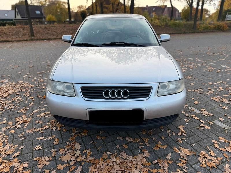 Second-hand Audi A3 102 CP (75 kW) 2001 Argintiu Hatchback