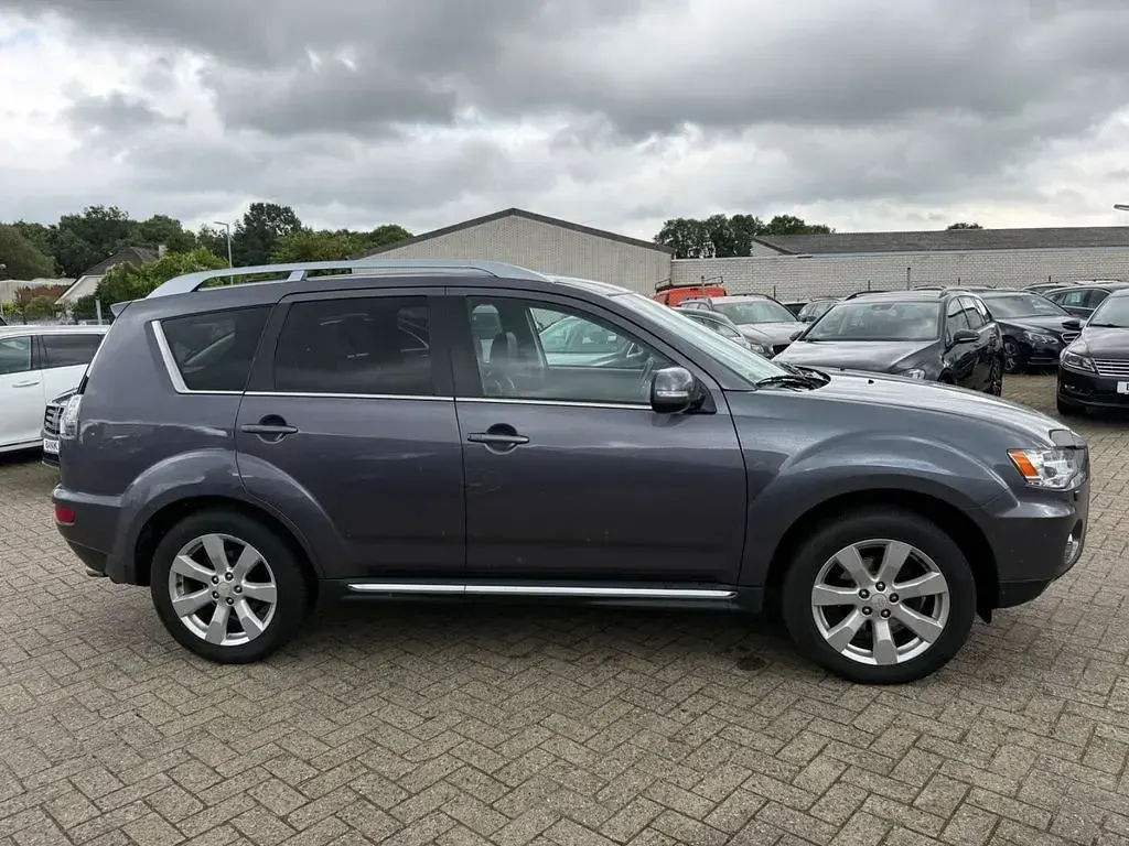 Gebraucht Mitsubishi Outlander Intense 156 PS (114 kW) 2010 Grau SUV