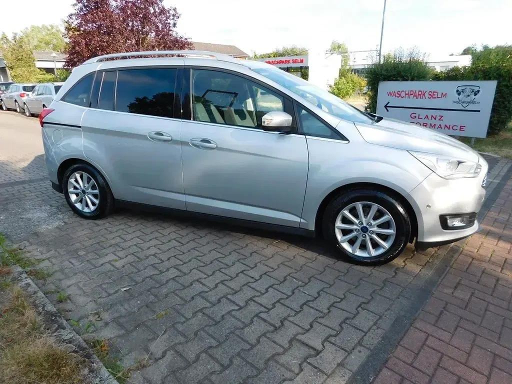Gebraucht Ford Grand C-Max Titanium 125 PS (91 kW) 2018 Silber Van / Kleinbus