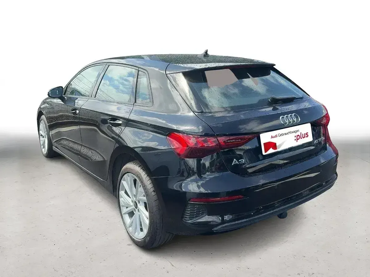 Używany Audi A3 Advanced 204 KM (150 kW) 2022 Czarny Sedan/Limuzyna