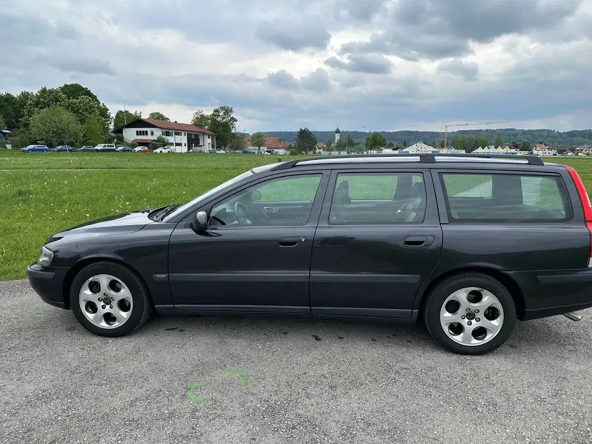 Używany Volvo V70 200 KM (147 kW) 2002 Szary Kombi