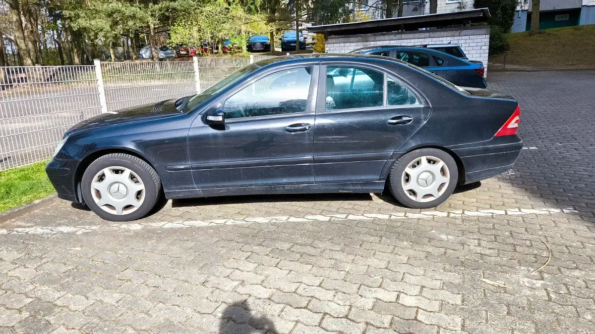 Gebraucht Mercedes C180 Classic 143 PS (105 kW) 2004 Schwarz Limousine