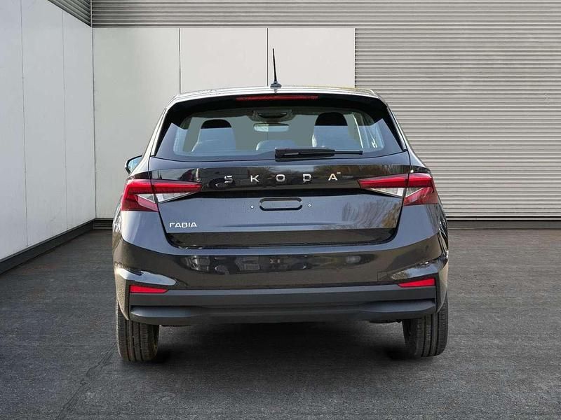 Neu Skoda Fabia Selection 95 PS (69 kW) 2025 Blackmagic perleffekt Limousine
