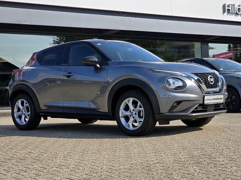 Dark grey/dach schwarz Gebraucht 2021 Nissan Juke N-Connecta SUV | 16.950 € (Fairer Preis) - Bild 1/4