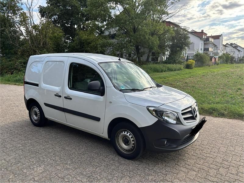 Weiß Gebraucht 2021 Mercedes Citan 108 Van / Kleinbus | 9.600 € (Superpreis) - Bild 1/4