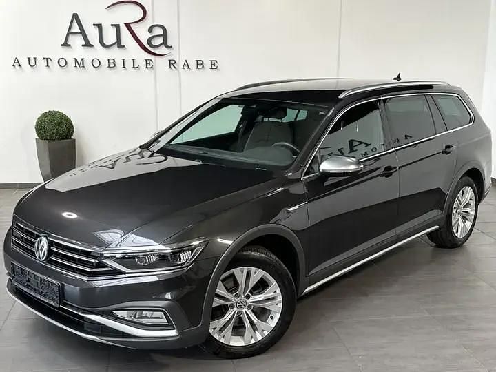 Grau Gebraucht 2019 VW Passat Alltrack Kombi | 25.749 € (Fairer Preis) - Bild 1/4