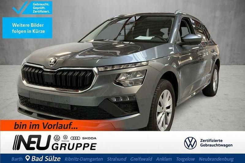 Graphitegrau (metallic) Gebraucht 2024 Skoda Kamiq Selection SUV | 22.479 € (Guter Preis) - Bild 1/4