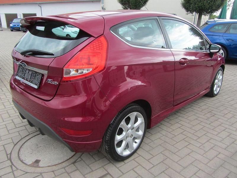 Gebraucht Ford Fiesta Trend 97 PS (71 kW) 2008 Violett Kleinwagen