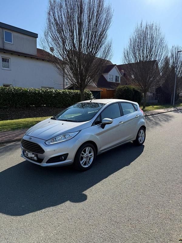Gebraucht Ford Fiesta 95 PS (69 kW) 2016 Silber Kleinwagen