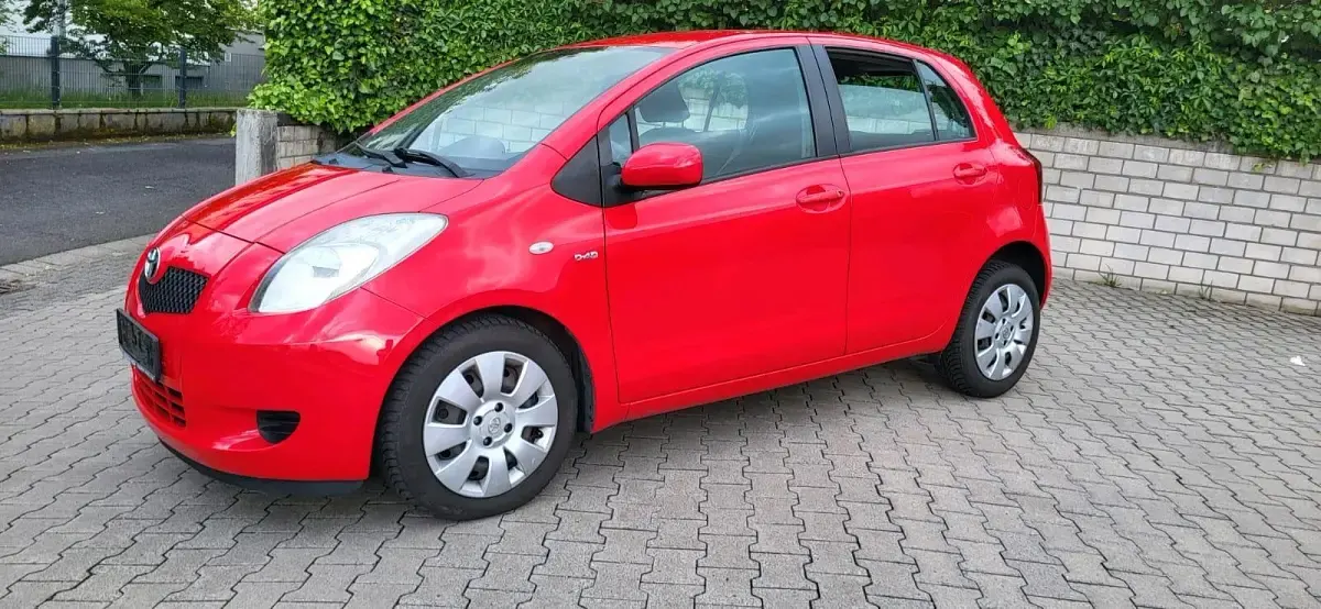 Gebraucht Toyota Yaris 90 PS (66 kW) 2006 Rot Limousine