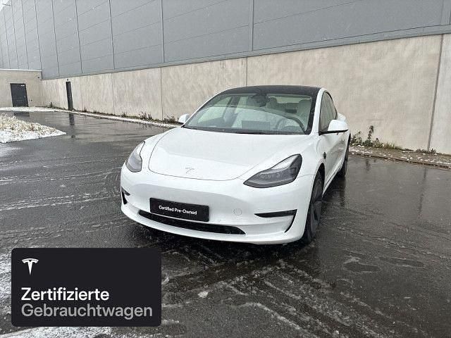 Weiß Gebraucht 2021 Tesla Model 3 Long Range AWD Limousine | 28.400 € (Fairer Preis) - Bild 1/4