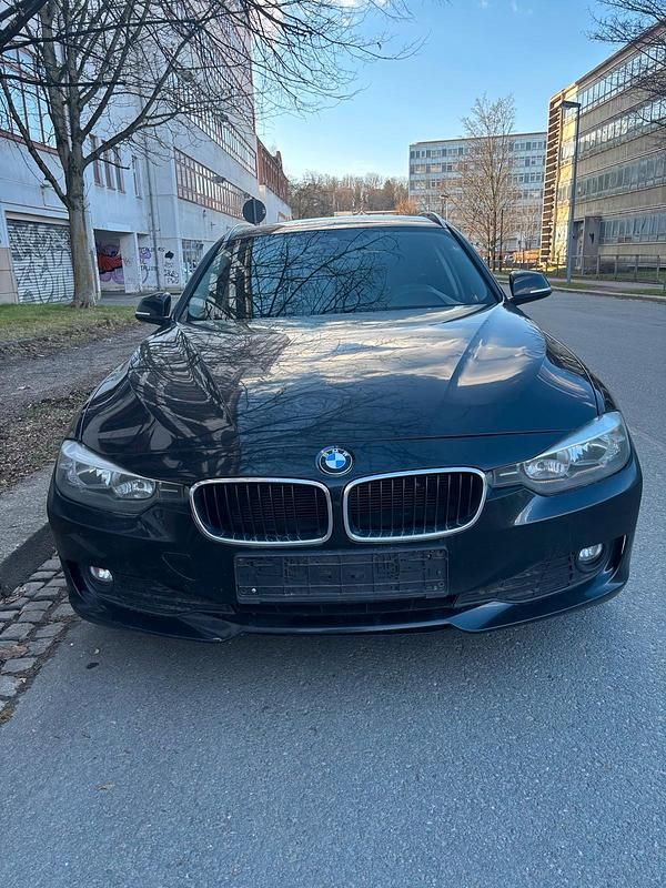 Gebraucht BMW 316 116 PS (85 kW) 2013 Schwarz Kombi