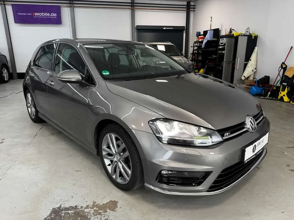 Gebraucht VW Golf VII Comfortline 150 PS (110 kW) 2016 Limestone grey metallic Kleinwagen