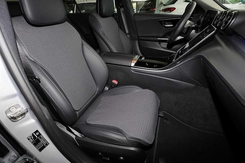 Gebraucht Mercedes C180 170 PS (125 kW) 2024 Silber Limousine