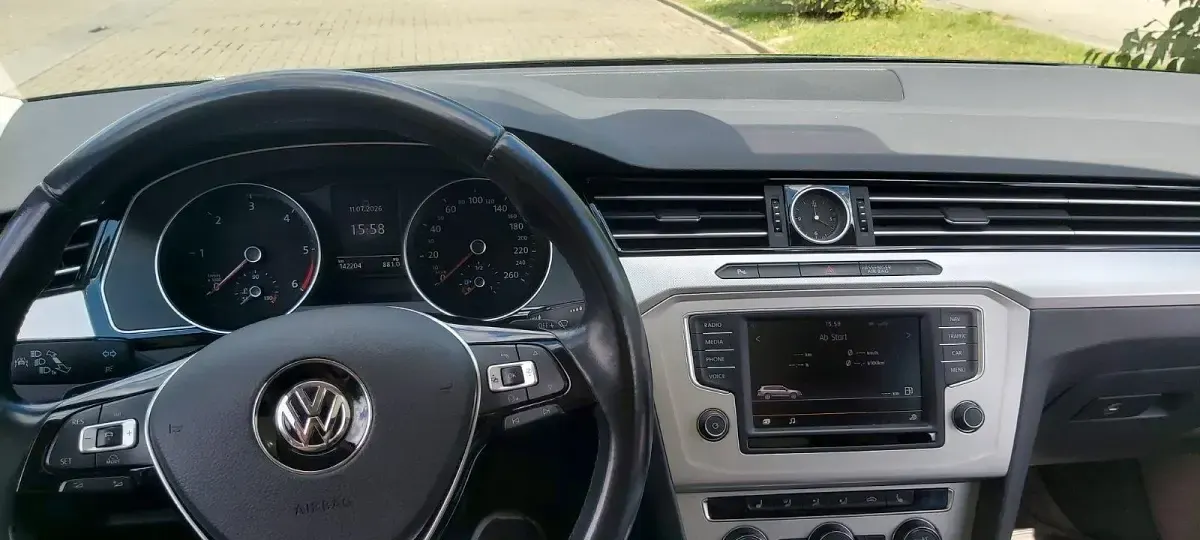 Gebraucht VW Passat 120 PS (88 kW) 2016 Schwarz Kombi