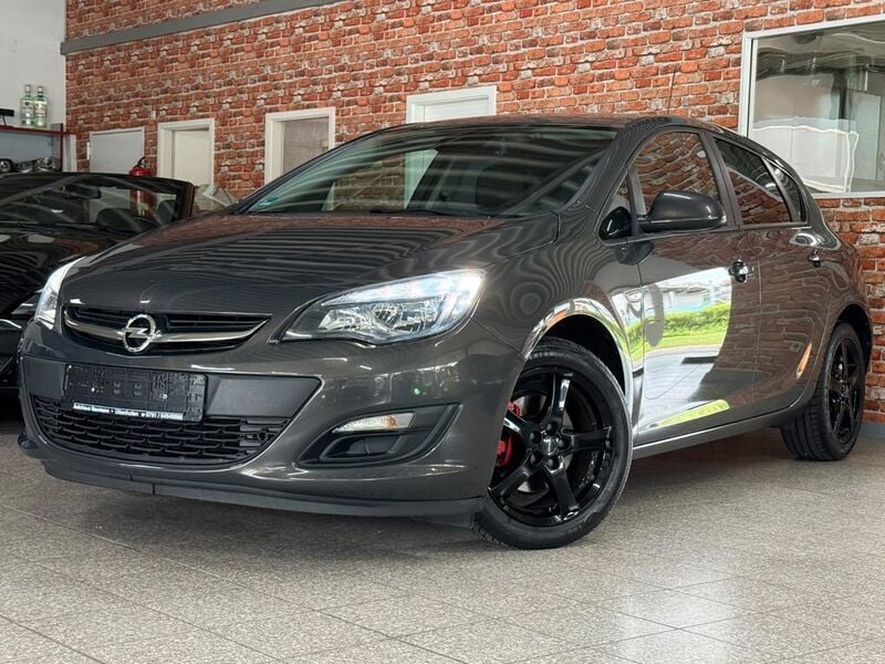 Grau Gebraucht 2015 Opel Astra Edition Limousine | 7.380 € (Fairer Preis) - Bild 1/4