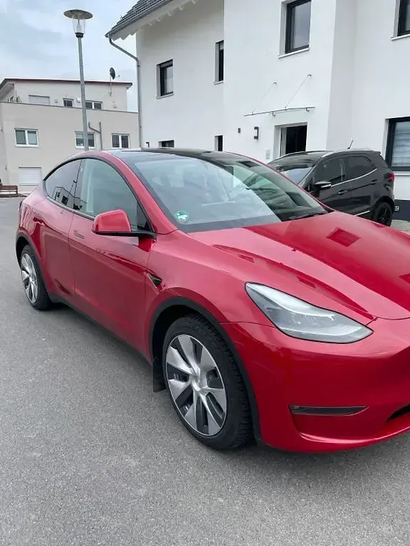 Usata Tesla Model Y 274 kW (373 CV) 2022 Rosso SUV