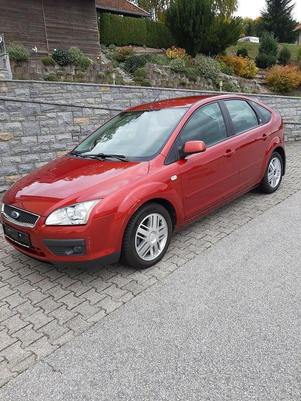 Rot Gebraucht 2005 Ford Focus Coupé | 3.500 € (Fairer Preis) - Bild 1/4