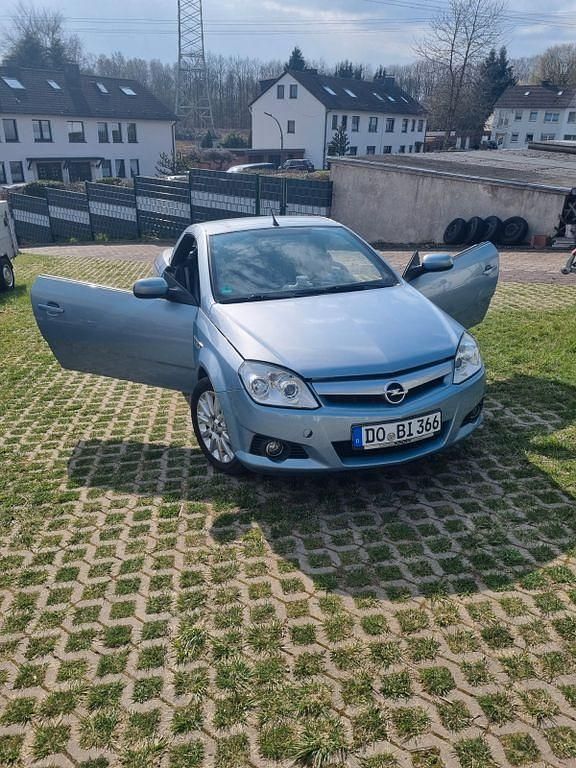 Gebraucht Opel Tigra Cosmo 90 PS (66 kW) 2005 Schwarz Cabrio