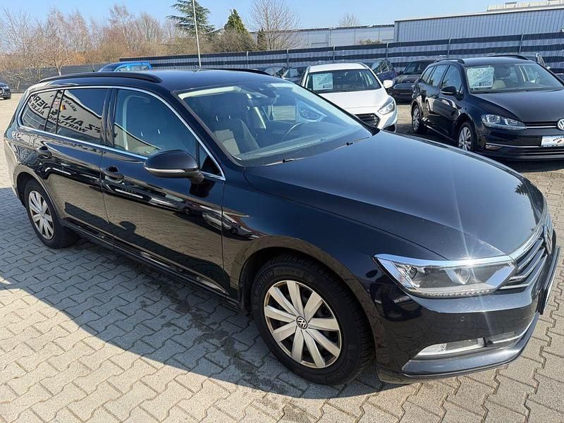 Gebraucht VW Passat Comfortline 150 PS (110 kW) 2019 Schwarz Kombi