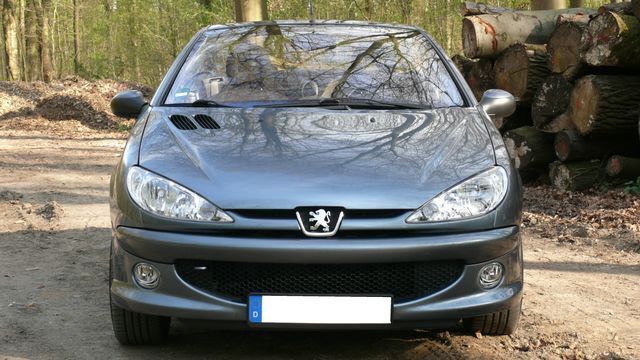 Grau metallic Gebraucht 2006 Peugeot 206 CC Cabrio | 5.499 € - Bild 1/4