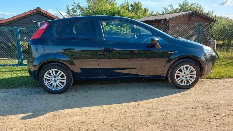 Blau Gebraucht 2009 Fiat Punto Evo Kleinwagen | 3.500 € (Fairer Preis) - Bild 1/4
