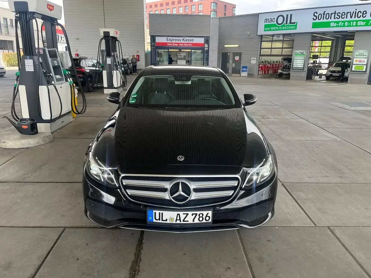 Gebraucht Mercedes E350 286 PS (210 kW) 2018 Schwarz Limousine