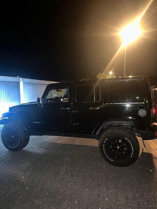 Käytetty Jeep Wrangler 200 HP (147 kW) 2011 Musta Katumaasturi