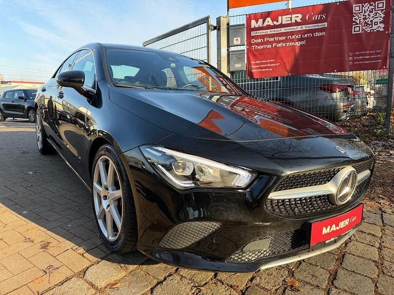 Schwarz Gebraucht 2020 Mercedes CLA200 Limousine | 28.500 € (Fairer Preis) - Bild 1/3