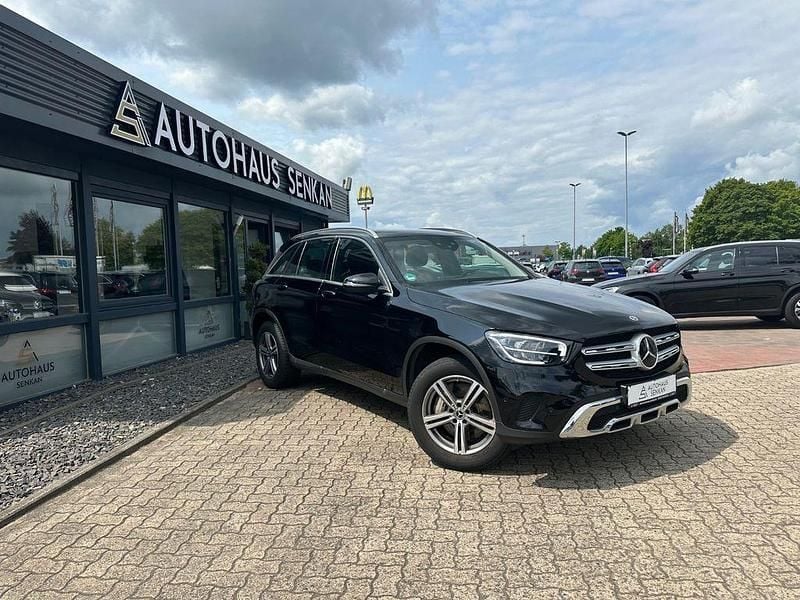 Gebraucht Mercedes GLC300e 306 PS (225 kW) 2022 Schwarz SUV