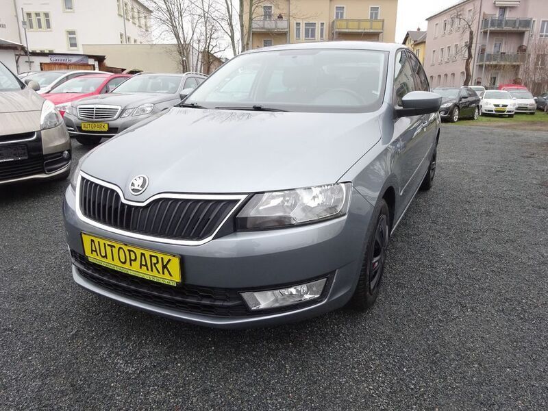 Grau Gebraucht 2013 Skoda Rapid Elegance Limousine | 6.790 € (Fairer Preis) - Bild 1/4