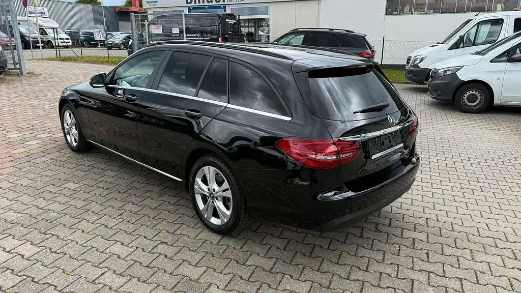 Gebraucht Mercedes C220 194 PS (142 kW) 2020 Schwarz Limousine