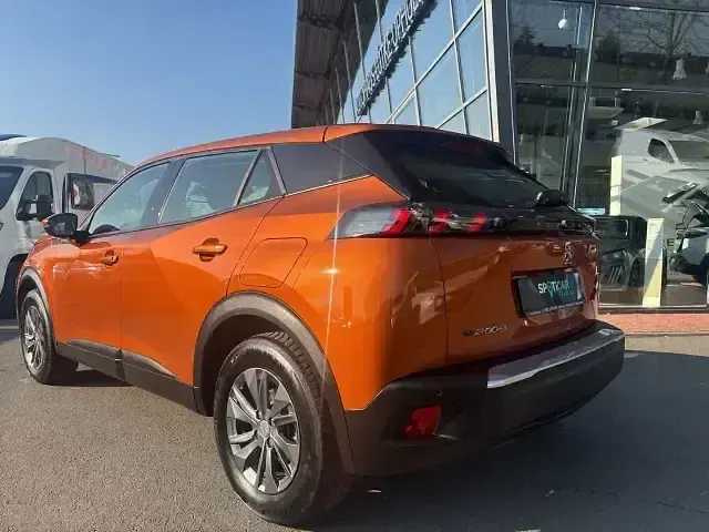 Gebraucht Peugeot e-2008 Active 100 kW (136 PS) 2022 Orange SUV