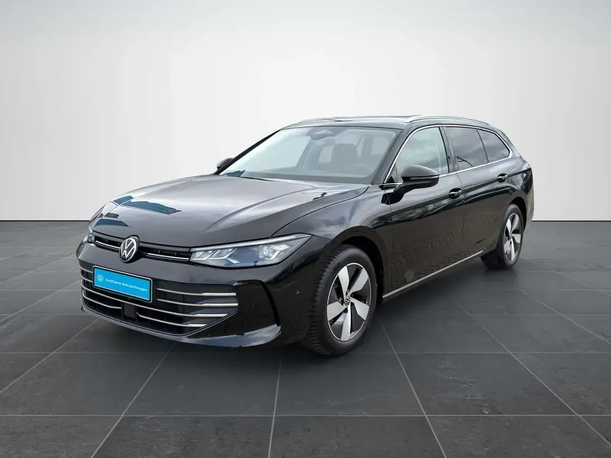 Gebraucht VW Passat 150 PS (110 kW) 2025 Grenadillschwarz metallic Kombi