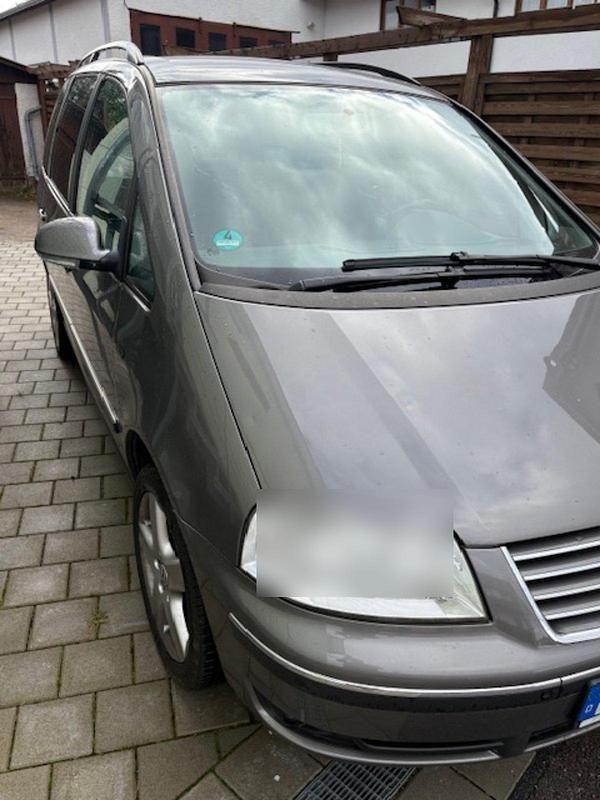 Grau Gebraucht 2008 VW Sharan Van / Kleinbus | 5.900 € (Teuer) - Bild 1/4