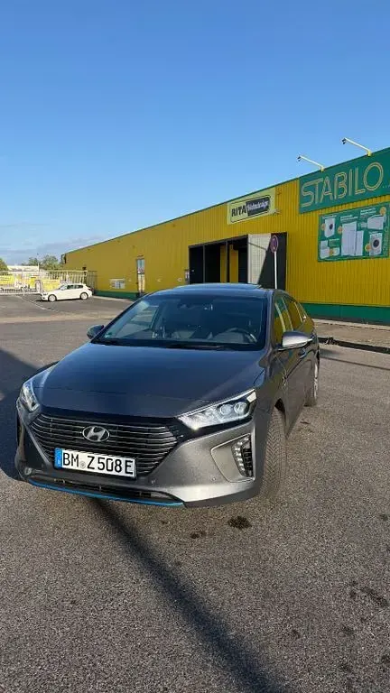 Gebraucht Hyundai Ioniq Premium 141 PS (103 kW) 2018 Grau Kleinwagen