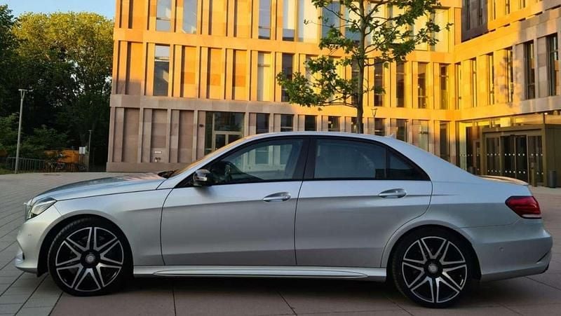 Silber Gebraucht 2015 Mercedes E400 AMG line Limousine | 16.000 € (Guter Preis) - Bild 1/4