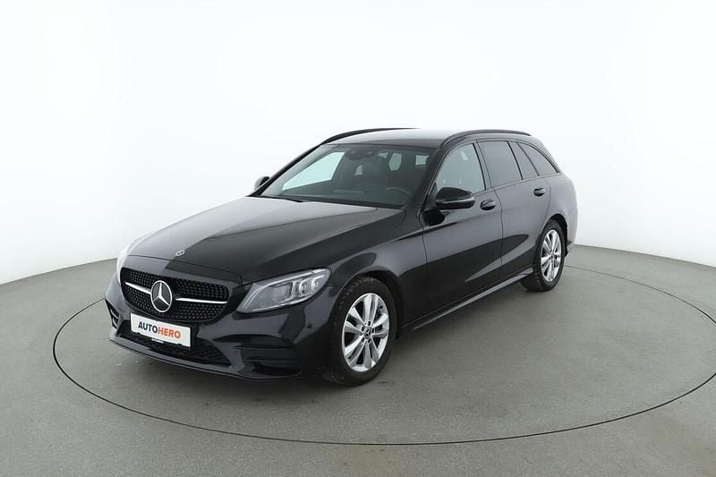 Schwarz Gebraucht 2021 Mercedes C220 AMG line Kombi | 26.120 € (Guter Preis) - Bild 1/3