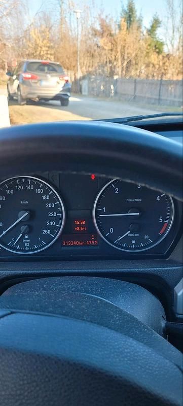 Gebraucht BMW 320 163 PS (119 kW) 2010 Schwarz Kombi