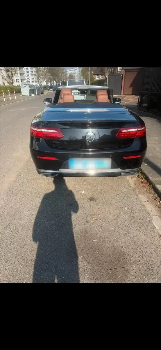 Gebraucht Mercedes E220 194 PS (142 kW) 2018 Schwarz Cabrio
