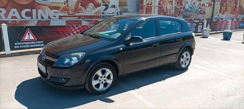 Schwarz Gebraucht 2006 Opel Astra Limousine | 3.499 € (Teuer) - Bild 1/4