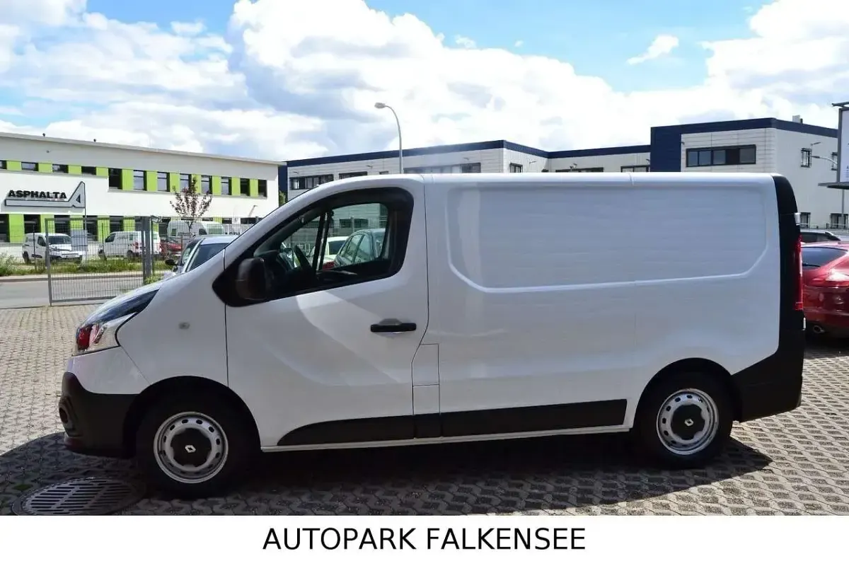 Gebraucht Renault Trafic Komfort 95 PS (69 kW) 2019 Weiß Van / Kleinbus