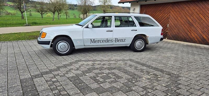 Second-hand Mercedes E250 94 CP (69 kW) 1992 Alb Break