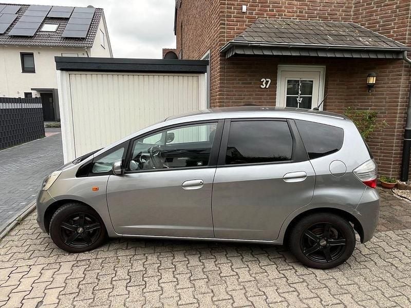 Silber Gebraucht 2011 Honda Jazz S Kleinwagen | 4.500 € (Fairer Preis) - Bild 1/4