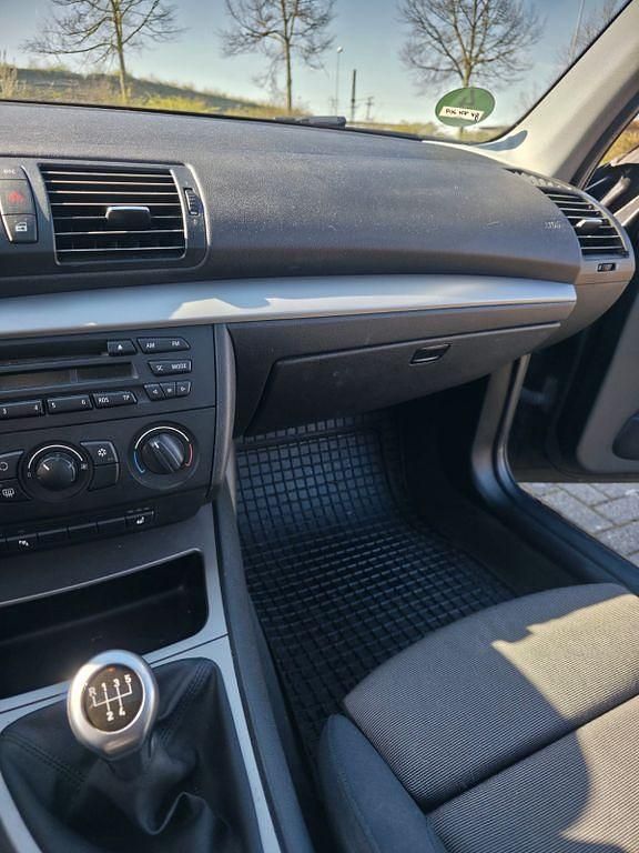 Gebraucht BMW 118 129 PS (94 kW) 2005 Schwarz Kleinwagen