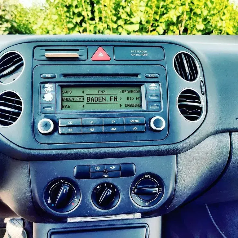 Gebraucht VW Golf Plus Cross Comfortline 116 PS (85 kW) 2005 Silber Van / Kleinbus